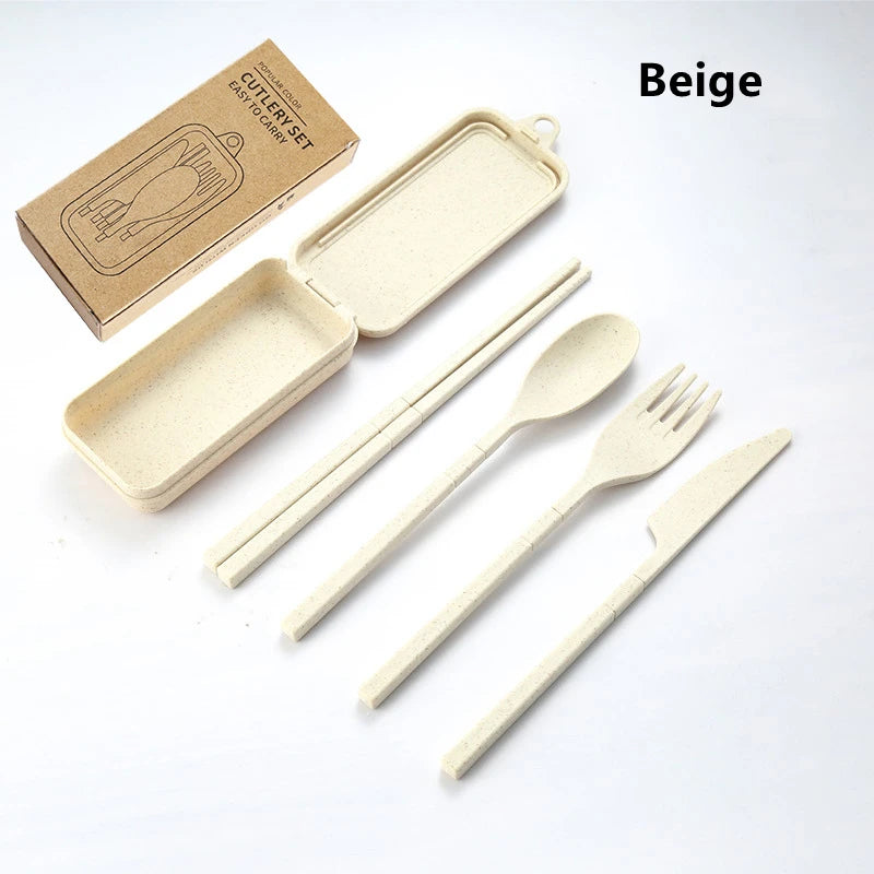 Tragbares 4er-Besteckset aus Weizenstroh