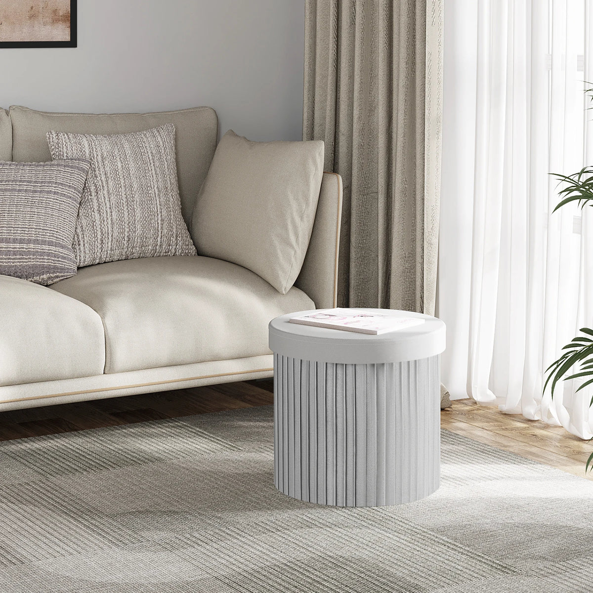 Eleganter Samtstoff-Hocker