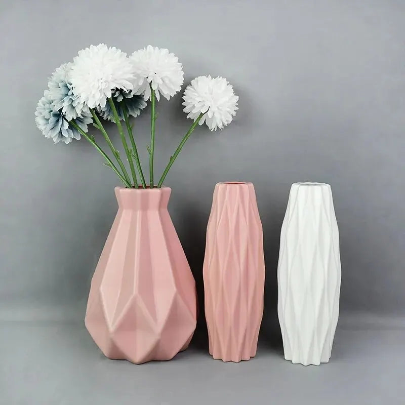 Moderner Kunststoff-Blumenvase