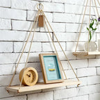 Elegante Hängeregale aus Holz