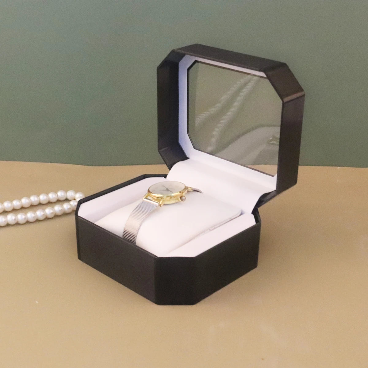 Elegante Uhrenschatulle