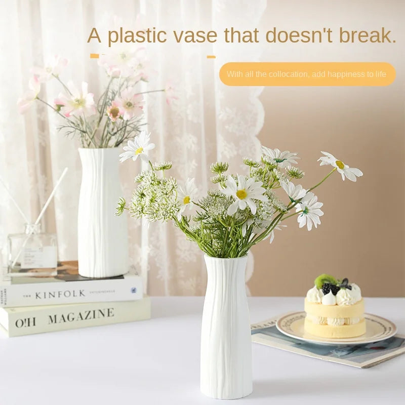 Elegante Kunststoffvase