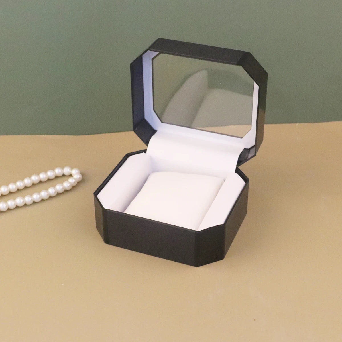Elegante Uhrenschatulle