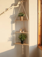 Eckregal aus Holz