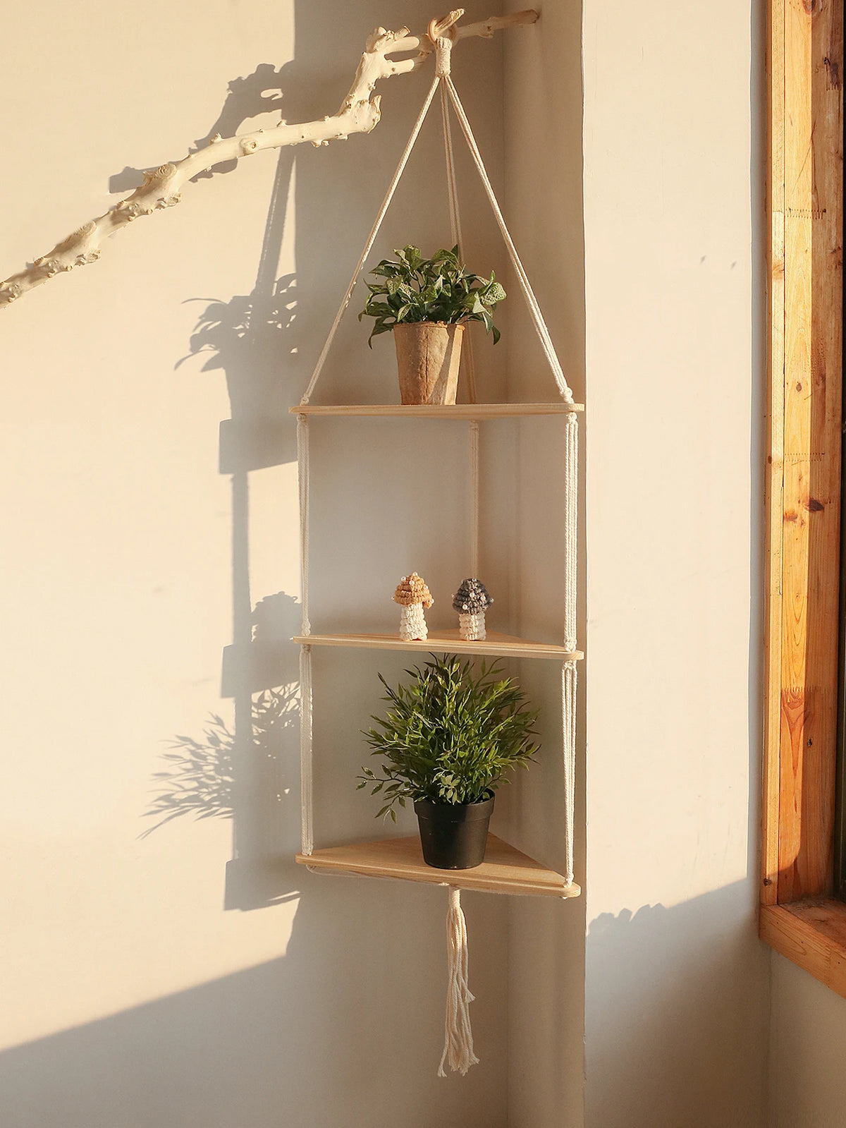 Eckregal aus Holz