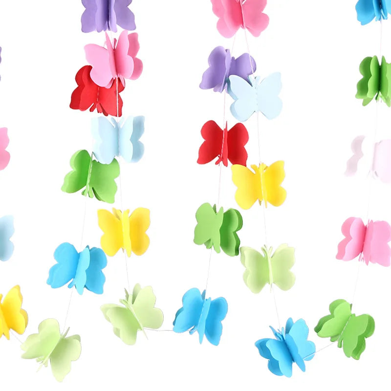 3D-Papiergirlande mit Schmetterlingsherzen