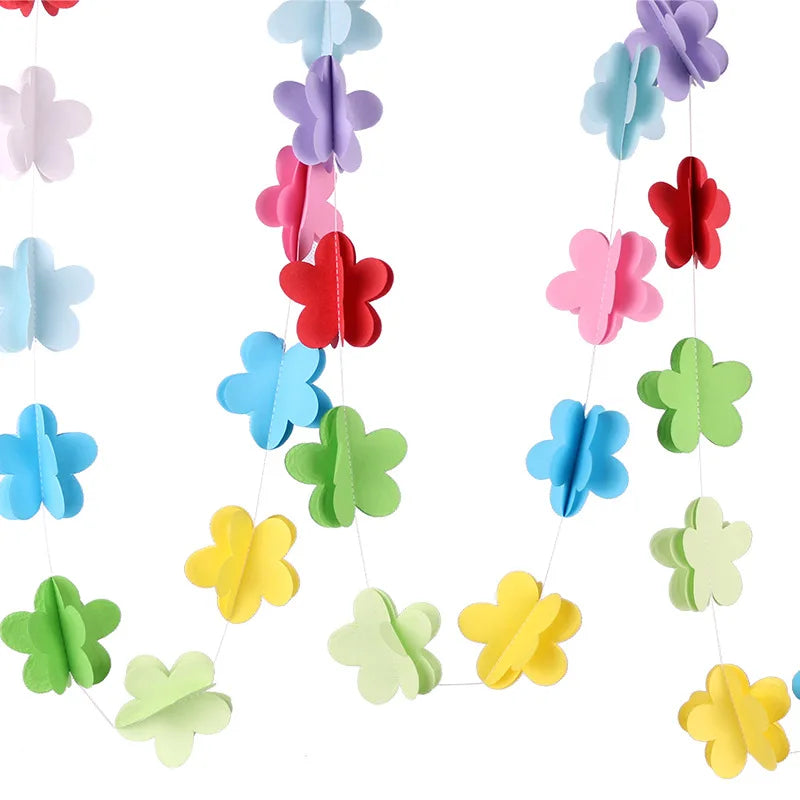 3D-Papiergirlande mit Schmetterlingsherzen