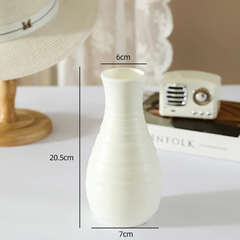 Elegante Kunststoffvase