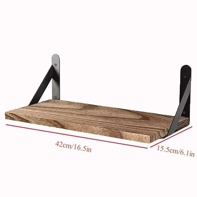 Elegante hängende Holzregale
