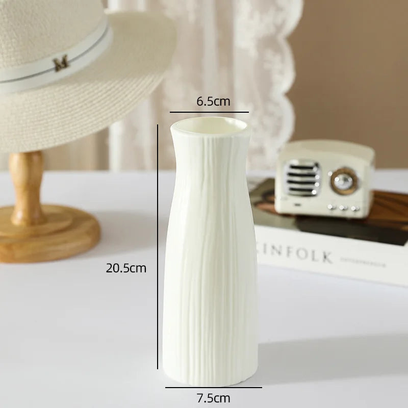 Elegante Kunststoffvase
