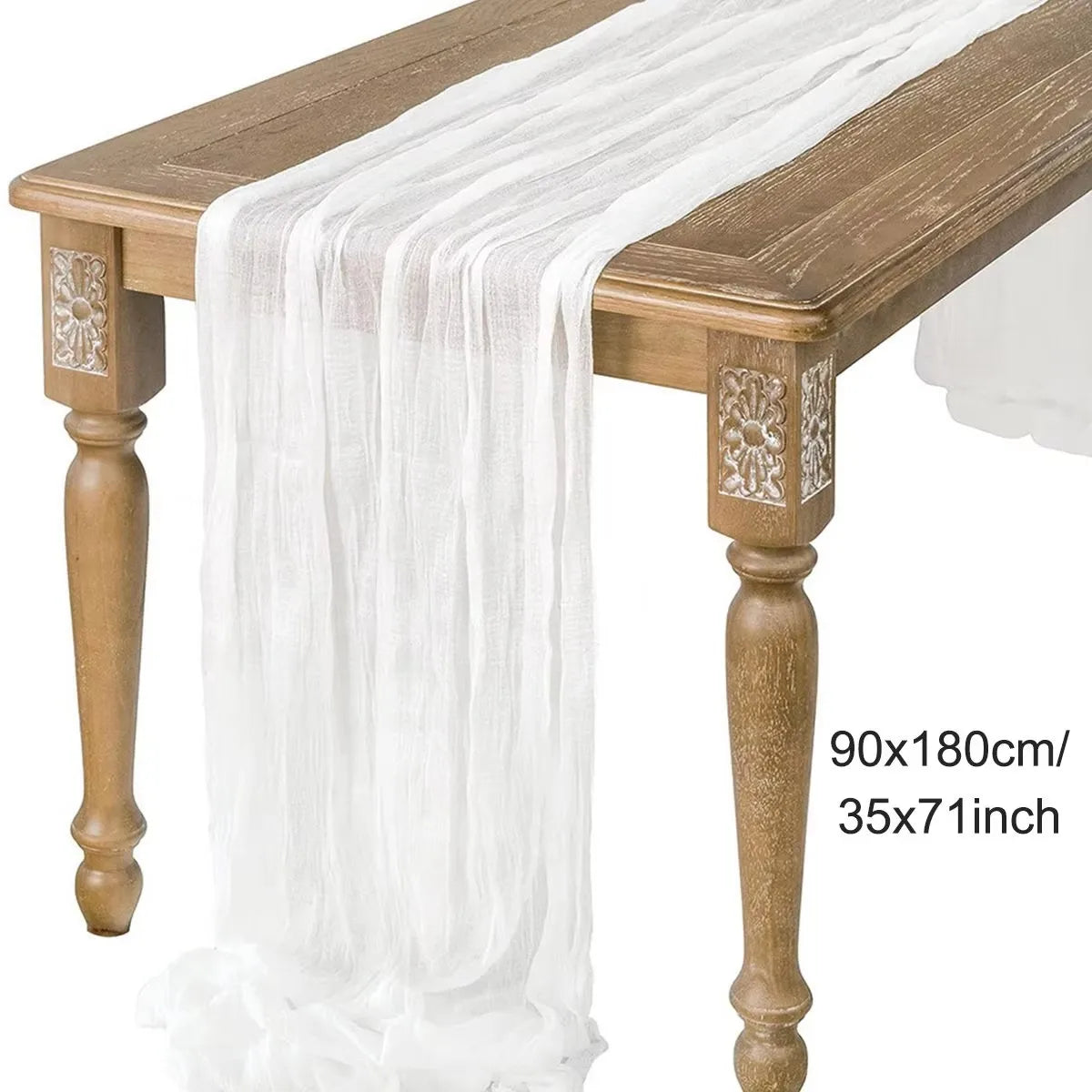 Eleganter Tischläufer aus semi-transparentem Gaze in Salbeigrün