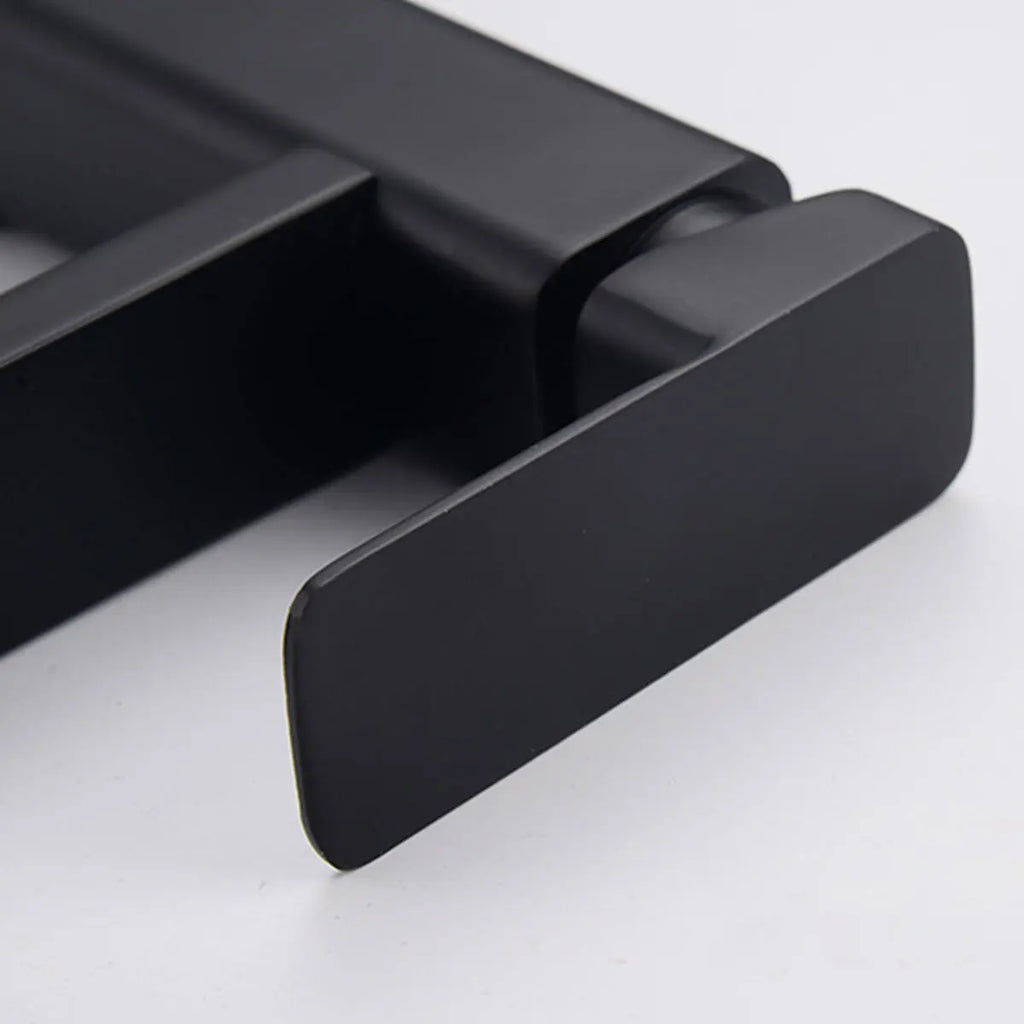 Elegante Badarmatur in Schwarz/Chrome
