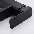 Elegante Badarmatur in Schwarz/Chrome
