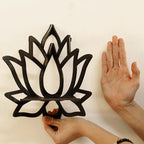 Elegantes Lotus-Wandregal