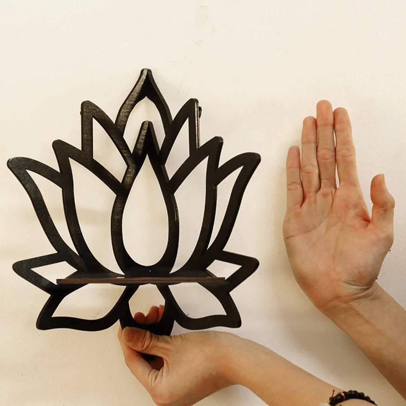 Elegantes Lotus-Wandregal