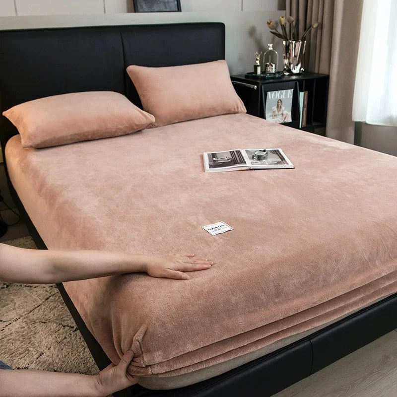 Spannbettlaken aus Milk-Velvet