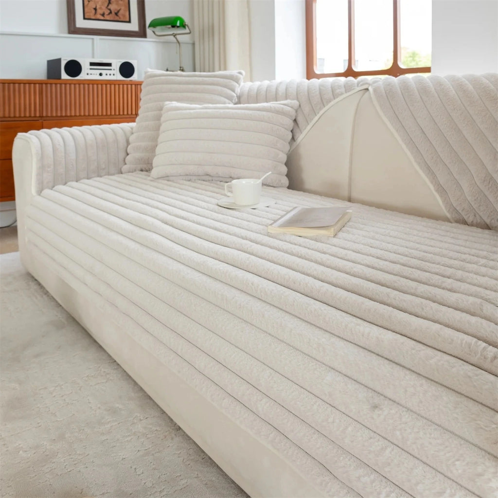Sofaüberzug aus dickem Plüsch-Kunstfell