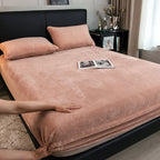 Spannbettlaken aus Milk-Velvet