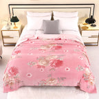 Wärmende Fleece-Decke mit Blumenmuster