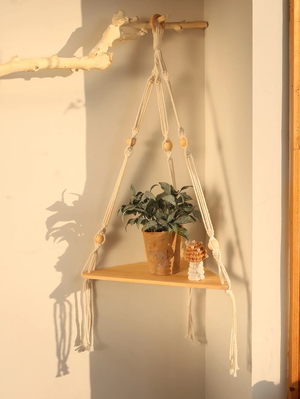 Eckregal aus Holz